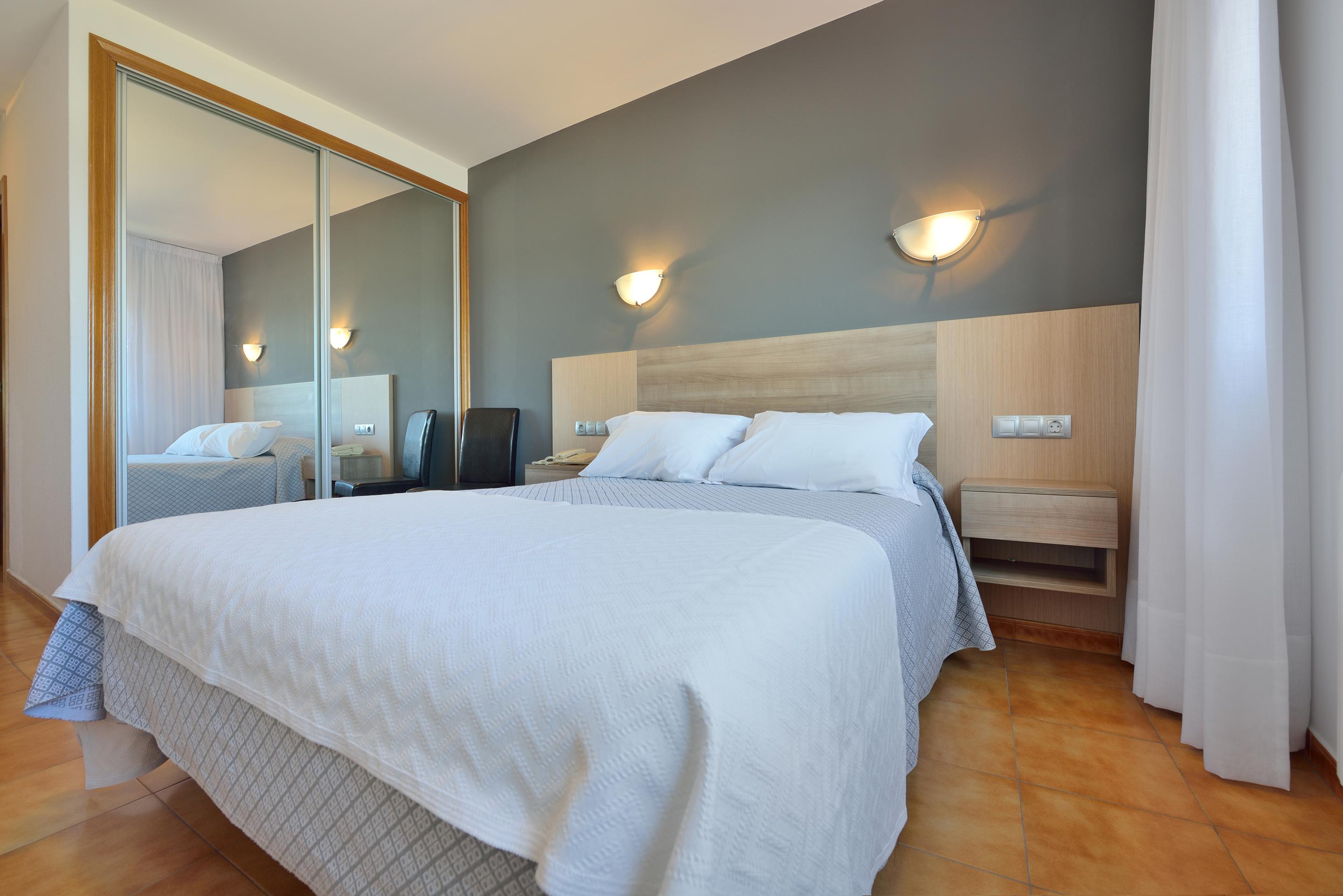Hotel Montemar *** Superior Эль-Грове Номер фото