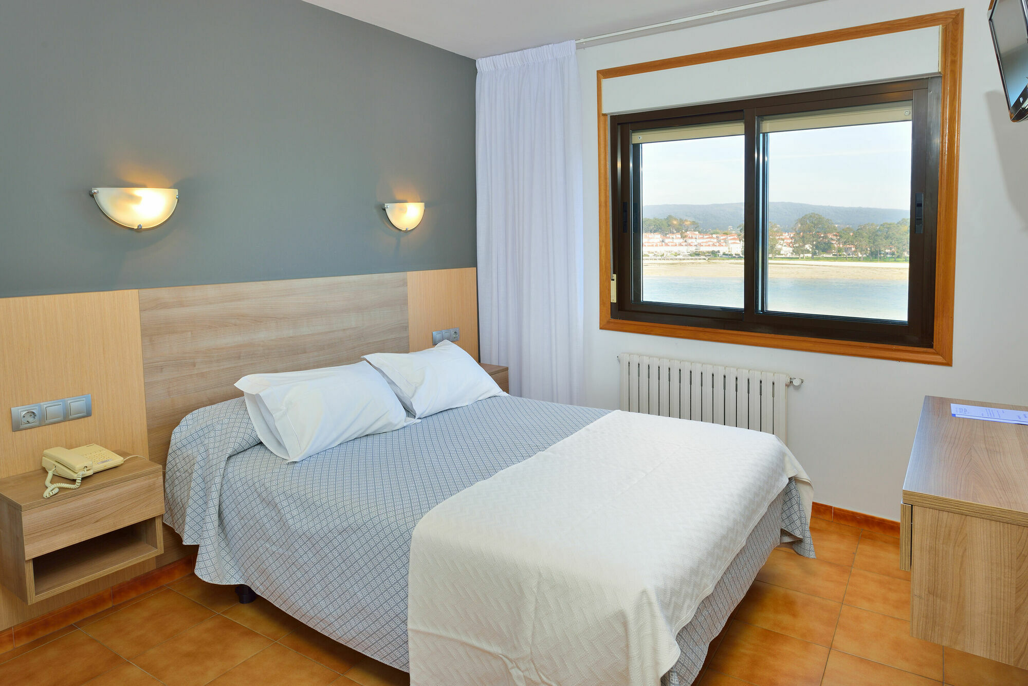 Hotel Montemar *** Superior Эль-Грове Номер фото